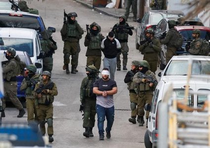 الاحتلال يعتقل 16 مواطنا من الضفة