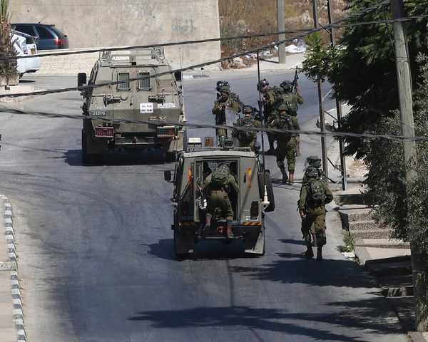 الاحتلال يقتحم مادما جنوب نابلس ويغلق كافة مداخلها