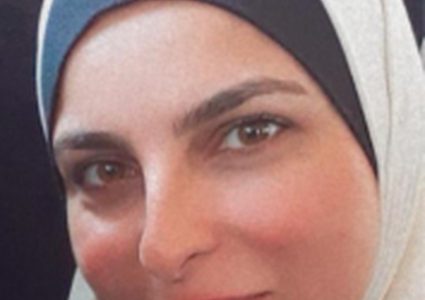 من قلب الركام إلى قمة النجاح: قصة الطالبة هالة سعيد شحادة أبو دية