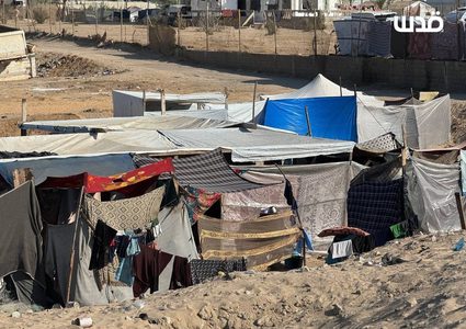 تواجد خجول للنازحين في مواصي رفح؛ بسبب قربها من مناطق توغل جيش الاحتلال في رفح