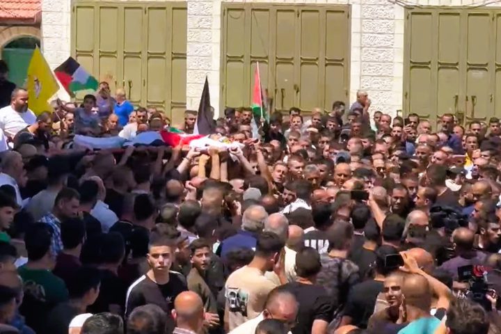 تشييع جثمان الشهيد رشيد السدة في قرية جيت