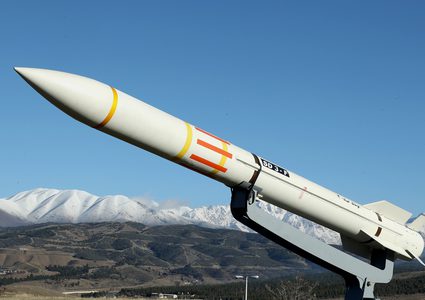 مسؤولون إسرائيليون: إيران وحزب الله خفضا مستوى جاهزية وحداتهما الصاروخية