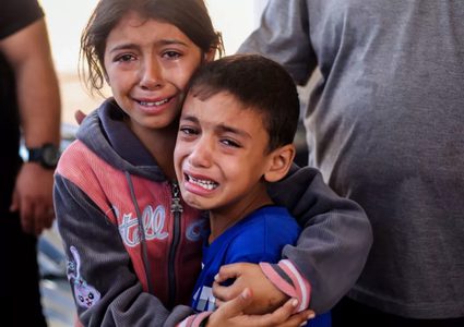 "إبادة البراءة" في غزة.. 15 ألف طفل استشهدوا و20 ألف جريح ومليون نازح