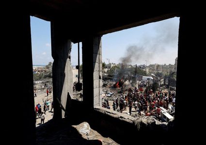 ارتفاع عدد شهداء قصف الزوايدة الى ١٥ شهيدا