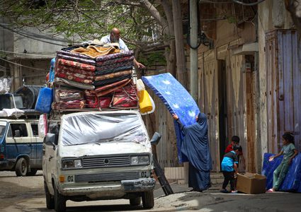 الاحتلال يطالب بإخلاء مخيم المغازي وسط قطاع غزة