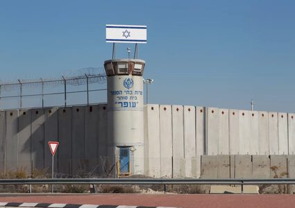 هيئة الأسرى: إفراغ قسم 24 بسجن عوفر ونقل عدد كبير من الأسرى لسجون أخرى