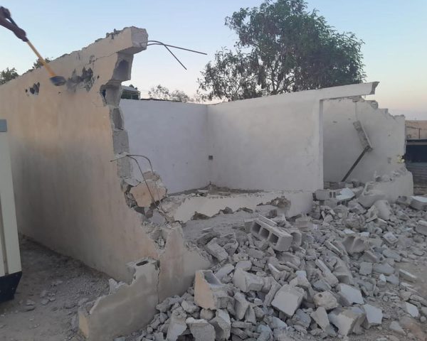 الاحتلال يجبر مواطنين في عرب المليحات على هدم غرفة للطاقة الشمسية