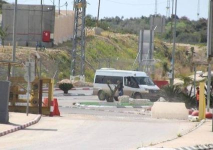 الاحتلال يغلق حاجز جبارة