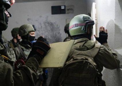 الاحتلال يأخذ قياسات منزل تمهيدا لهدمه شرق قلقيلية