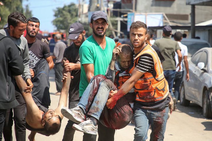 319 يوم من الحرب: شهداء بالعشرات والنيران تطارد خيام النازحين برفح وخان يونس