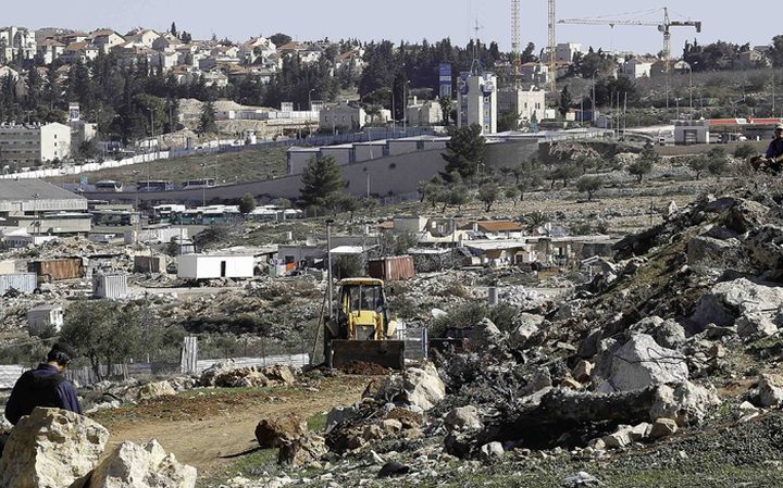 هدم منشآت تجارية في حي وادي الجوز بالقدس المحتلة تمهيدا لمشروع وادي السيلكون