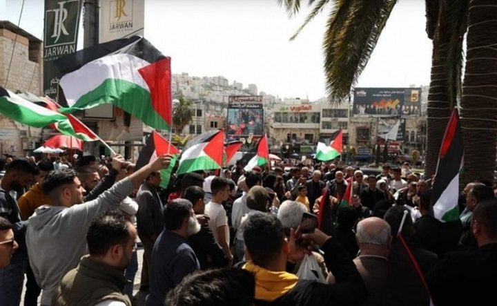 وقفة في نابلس لإسناد المعتقلين والتنديد بجرائم الاحتلال