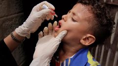 شلل الأطفال يهدد أطفال غزة: تحديات صحية في ظل الحصار وجهود دولية لإنقاذهم