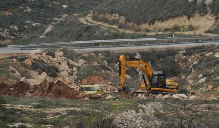 الاحتلال يجرف مزرعة في صفا غرب رام الله