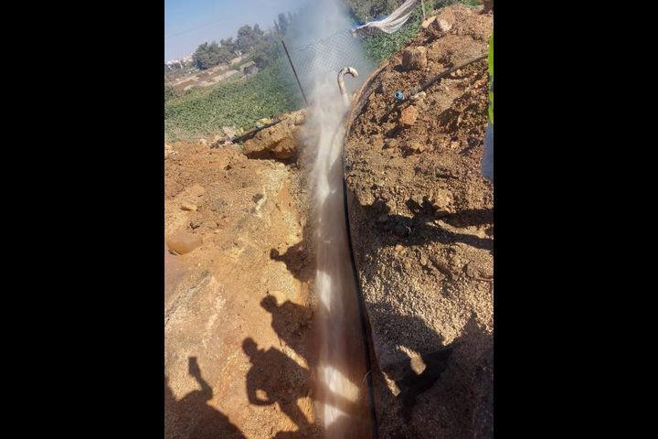 سلطة المياه: إغلاق تسع وصلات غير قانونية على خط مياه دير شعار بمحافظة الخليل