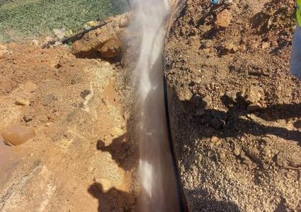 سلطة المياه: إغلاق تسع وصلات غير قانونية على خط مياه دير شعار بمحافظة الخليل