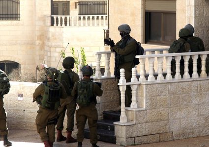 الاحتلال يداهم منازل في بلدة نحالين غرب بيت لحم