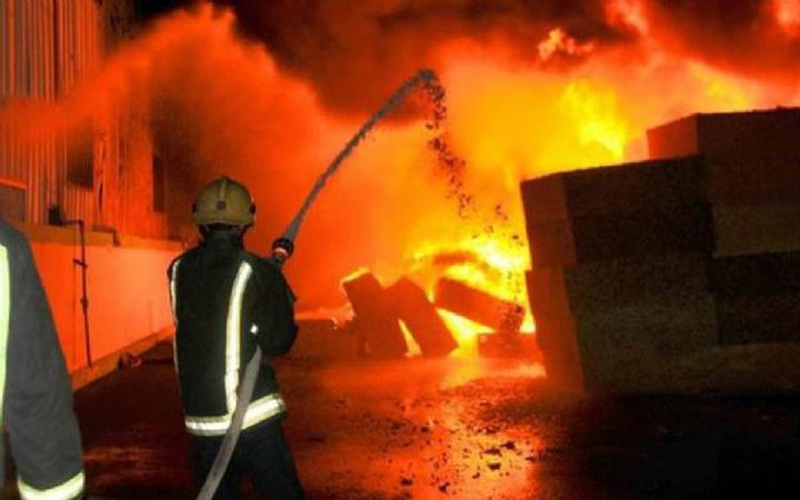 اشتعال النيران بنقطة ييع وقود غير قانونية بالخليل
