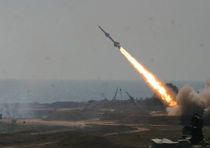 إطلاق عشرات الصواريخ من جنوب لبنان باتجاه الجولان