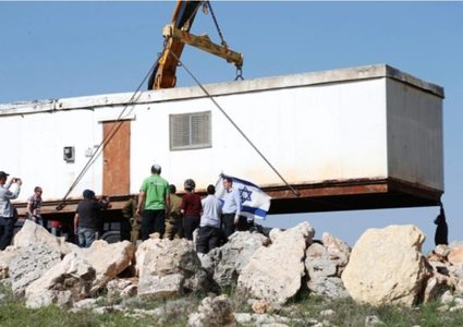 مستوطنون يقيمون بؤرة استيطانية جديدة قرب نبع العوجا شمال أريحا