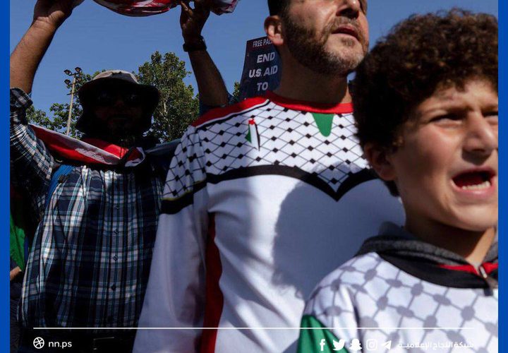 أنصار فلسطين يتظاهرون خلال مؤتمر الحزب الديمقراطي الأمريكي