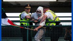 أنصار فلسطين يتظاهرون خلال مؤتمر الحزب الديمقراطي الأمريكي