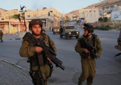 قوات الاحتلال تداهم منازلا في وادي فوكين غرب بيت لحم