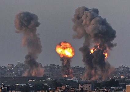 ٤ شهداء في قصف الاحتلال تجمعات للمواطنين في غزة