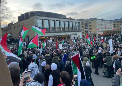 متظاهرون في السويد يطالبون بوقف اطلاق النار في غزة