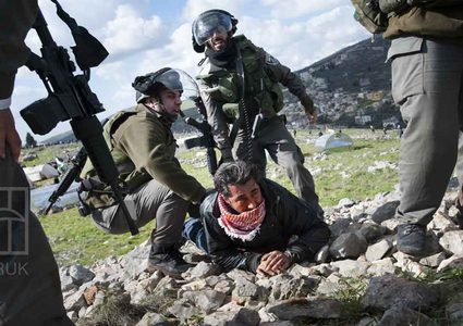 حملة اعتقالات تطال 35 مواطنا من الضفة