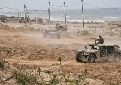 صحيفة: إسرائيل تبني 4 قواعد عسكرية على طول ممر "نتساريم"