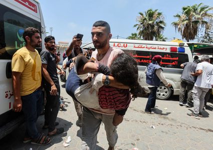 شهيدان باستهداف الاحتلال مواطنين شرق دير البلح