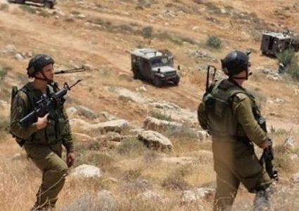 الاحتلال يعتدي بالضرب على مزارع في بلدة الزاوية غرب سلفيت