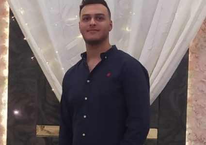 الطالب عادل عوض: رغم فقد الأحبة و ظروف الحرب المروعة واصلنا التعليم