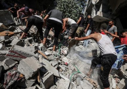 326 يوما للحرب: عشرات الشهداء وتراجع الدبابات في خانيونس