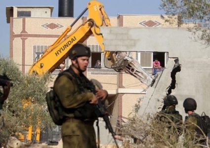 الاحتلال يجبر مقدسيا على هدم منزله ذاتيا في سلوان