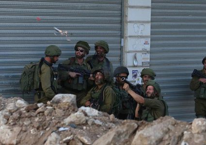 قوات الاحتلال تشن حملة اعتقالات في حي الجابريات بجنين