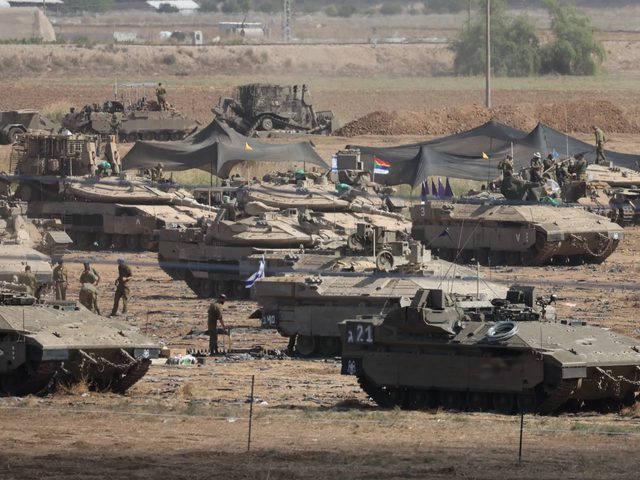 شهداء وجرحى بتجدد القصف جنوب القطاع وتراجع الدبابات بدير البلح