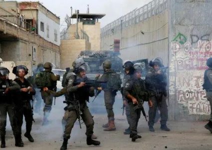 كاتس: هكذا تبني إيران جبهة ضد إسرائيل في مخيمات الضفة عبر الاردن