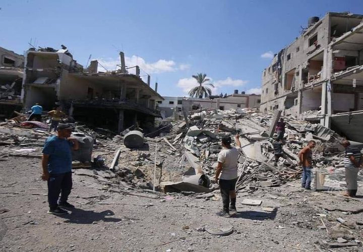 دمار كبير خلفه جيش الاحتلال في الجزء الشرقي من دير البلح وسط مدينة غزة