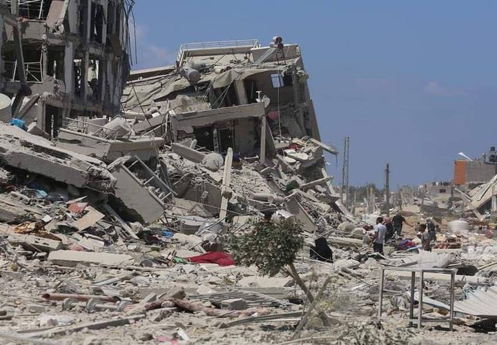 دمار كبير خلفه جيش الاحتلال في الجزء الشرقي من دير البلح وسط مدينة غزة