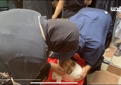 تشييع جثمان الشهيد عايد أبو الهيجا في مخيم نور شمس شرق طولكرم