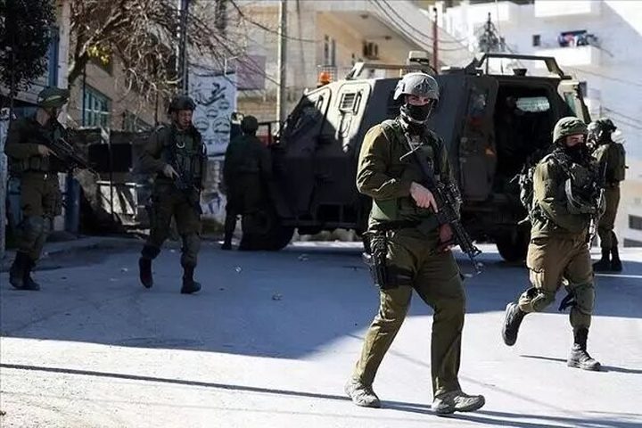حملة اعتقالات تطال 36 مواطنا من الضفة