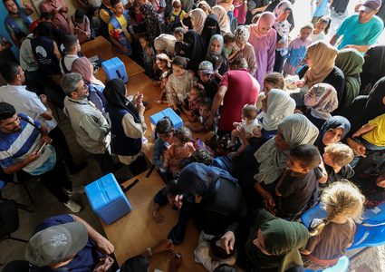 الأونروا تبدأ حملة التطعيم ضد شلل الأطفال في غزة