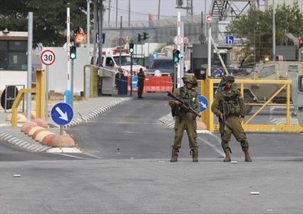 الاحتلال ينصب حاجزا عسكريا عمد مدخل كفر لاقف