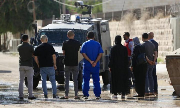 الاحتلال يجبر عائلات في مخيم جنين على اخلاء منازلها