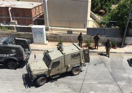 الاحتلال يغلق الشارع الرئيسي قرب أم صفا شمال رام الله