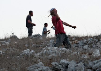 مستوطنون يقتحمون خيام المواطنين في خربة الحديدية بالأغوار الشمالية