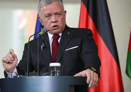 ملك الأردن يحذّر من محاولات إسرائيل تهجير شعبنا