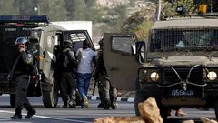 الاحتلال يعتقل مزارعين ويخرب غرفة زراعية بقراوة بني حسان